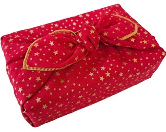 Furoshiki - Estrellas navideñas rojas, reutilizables, papel de regalo de tela de inspiración japonesa, alternativa al papel de regalo sin residuos.
