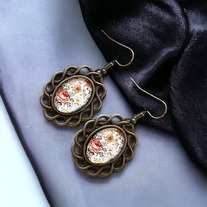 Vintage Earrings for Woman, Flower Vintage Earrings, Dangl Floral earring, Handmade Earrings, White Floral Earrings