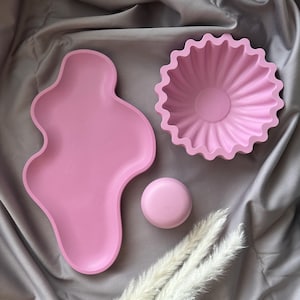 Jesmonite Trinket Tray - Handmade - Pink Jewelry Dish – Aesthetic Home Decor – Wavy Vanity Tray – Unique Gift