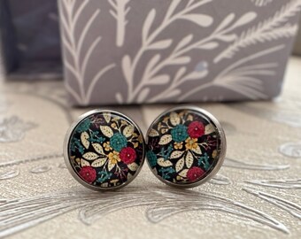 Floral Stud Earrings: Vintage Style, 12mm, Silver Finish