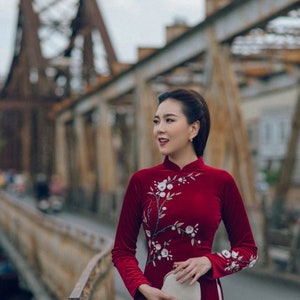 Pre-make Vietnamese Traditional Ao Dai, luxurious Wedding bridal red velvet ao dai attach flowers with pants for Women girl Ao Dai party