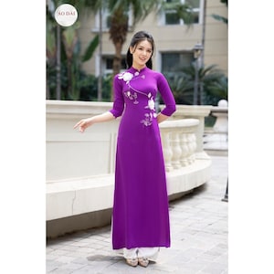 Pre-made Vietnamesisch Traditionellen Ao Dai, lila Ao Dai weißen Blumen mit Hosen für Frauen Mädchen Ao Dai Party