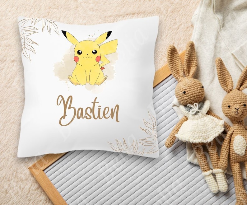 Pikachu Kissen personalisiert Geburt oder Vorname Modèle 2 BEIGE