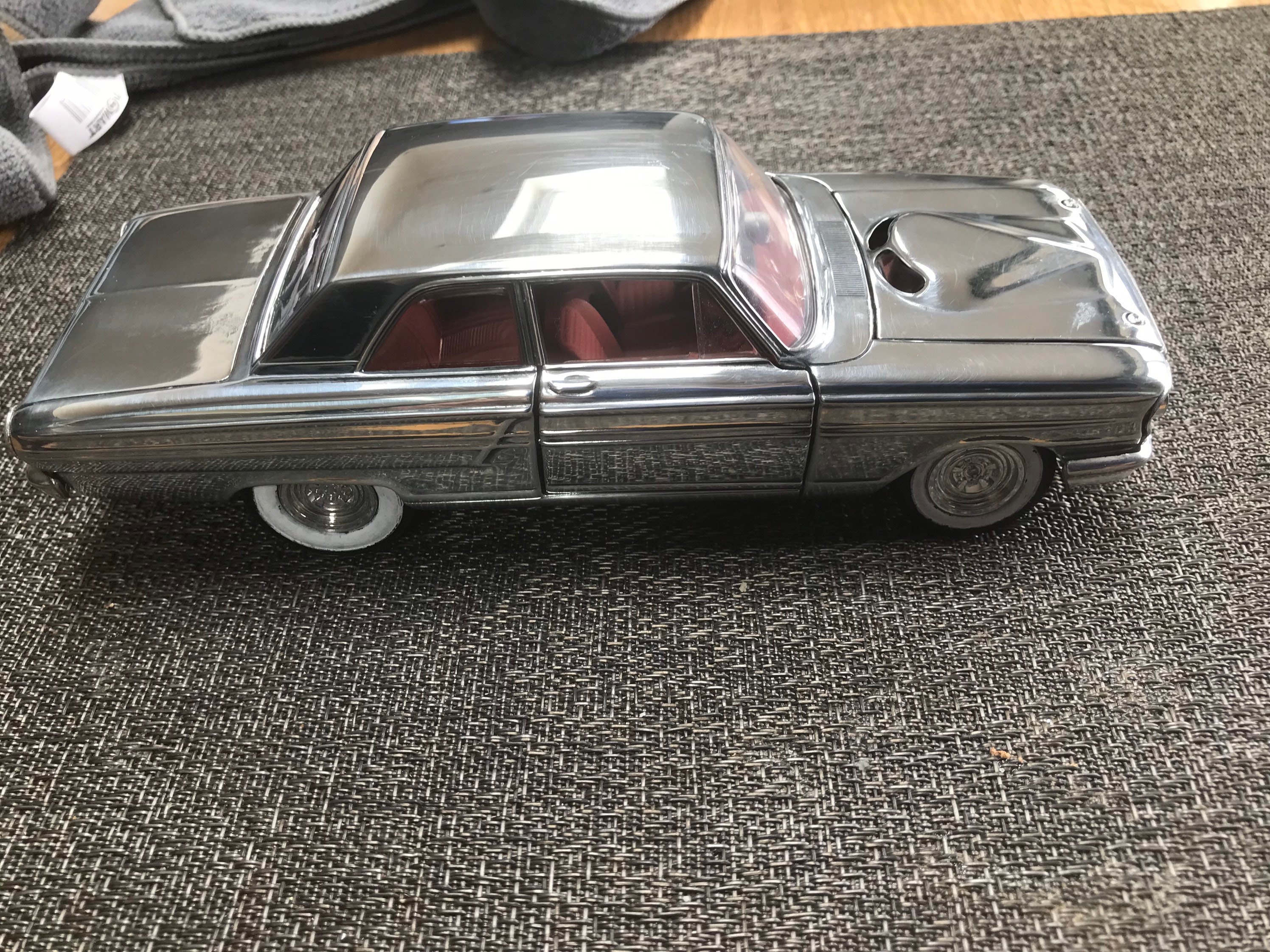 ミニカー Maisto 1964 FORD FAIRLANE THUNDERBOLT 1964 Ford Fairlane Thunderbolt Special Edition Maisto 1/24