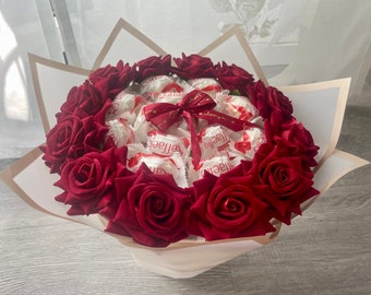 Raffaello & Rosen Schleife Pralinen Herz Strauß  Geschenk für Muttertag Bouquet  Essbarer Blumenstrauß