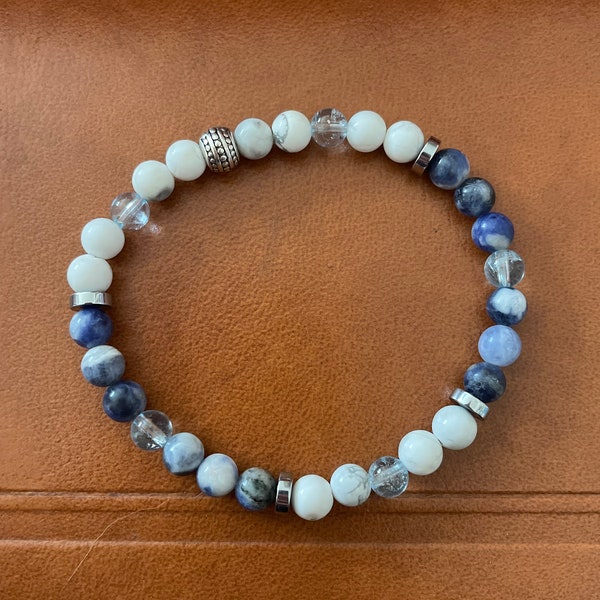 Bracelet pour homme communication et régénération en howlite, sodalite et topaze bleue