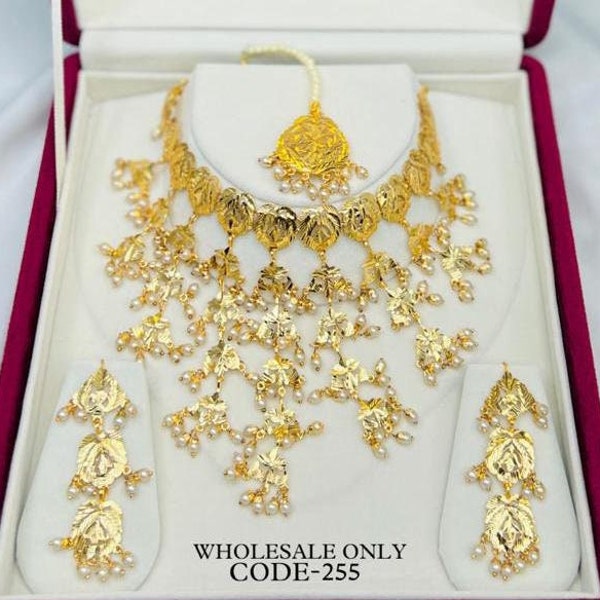 Magnifique collier de bijoux indien Royal Punjabi avec ensemble Punjabi Tikka | Bijoux en or punjabi | Bijoux indiens | Ensemble de perles indiennes |