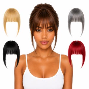 Könnte beinhalten: Ein Set aus vier Clip-in-Ponys in Blond, Silber, Schwarz und Rot, dargestellt neben einem zentralen Bild einer Person mit braunem Pony und seitlichen Strähnen. Die Haarteile zeigen gerade geschnittene Pony-Styles mit längeren Seitenpartien.