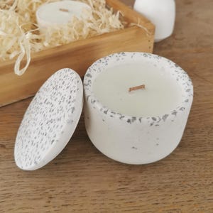 Soy Wax Candle - Stone Vibe- Crackling wooden wick - Scented candle - Vegan - Eco Friendly - Jar candle - Refillable Candle - 120m/4oz