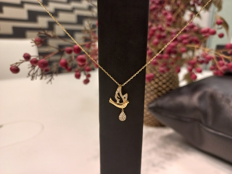 8K Gold Necklace, Droplet Feathered Charm, Nature-Inspired Water Pendant, Gold Bird, Water Drop Bird Necklace, Bird with Teardrop Pendant