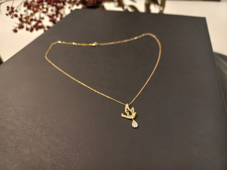 8K Gold Necklace, Droplet Feathered Charm, Nature-Inspired Water Pendant, Gold Bird, Water Drop Bird Necklace, Bird with Teardrop Pendant
