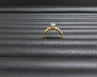 Anello d'oro 14K, anello minimale, anello senza tempo, anello Chic, anello alla moda, anello di perle, anello di pietra portafortuna, anello a grappolo, anello Halo, anello cocktail,