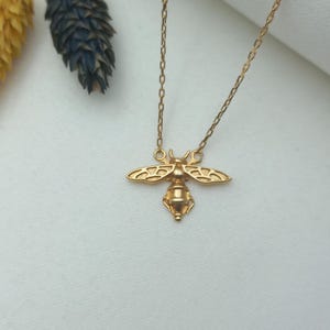 gold bee pendant, bee love necklace, bee necklace gold, gold bee jewelry, romantic bee necklace, bumblebee charm, gold bumblebee, gold bee