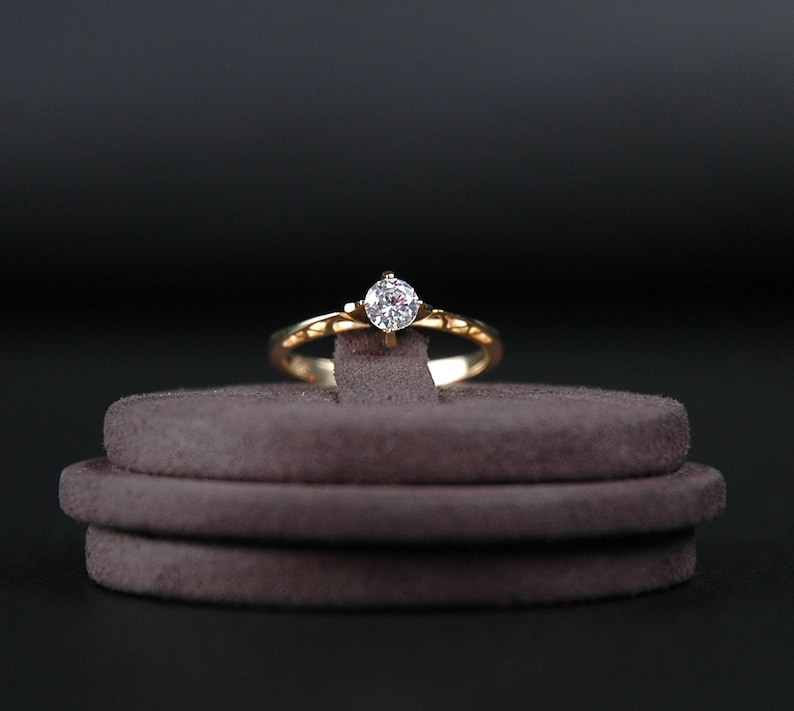 Bague en or 10 carats, bague en or 8 carats, bague élégante et raffinée, bague grand-mère, bague fille, bague maman, cadeau d'anniversaire, cadeau d'anniversaire pour elle, cadeau spécial image 3