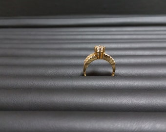 14K Gold Ring, Timeless ring, Chic ring, Trendy ring, Pearl ring, Birthstone ring, Cluster ring, Halo ring, Cocktail ring, Engraved ring,