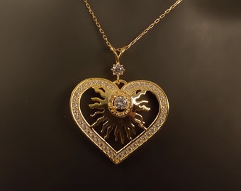 14K Gold Pendant, Special Heart Pendant, Modern pendant, Delicate pendant, Minimal necklace, Statement pendant, Vintage pendant, Crystal