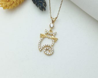 ゴールドキャットネックレス、上品なキャットペンダント、普段使いの 
