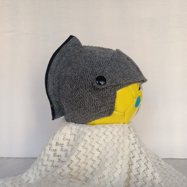 Cadeau spécial, béret de chevalier tricoté au crochet. Les mesures (cm) du bonnet Knight pour les jeunes et les adultes sont indiquées sur les photos.