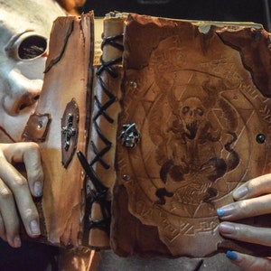 Necronomicon: The Best Weird Tales of H.P. Lovecraft