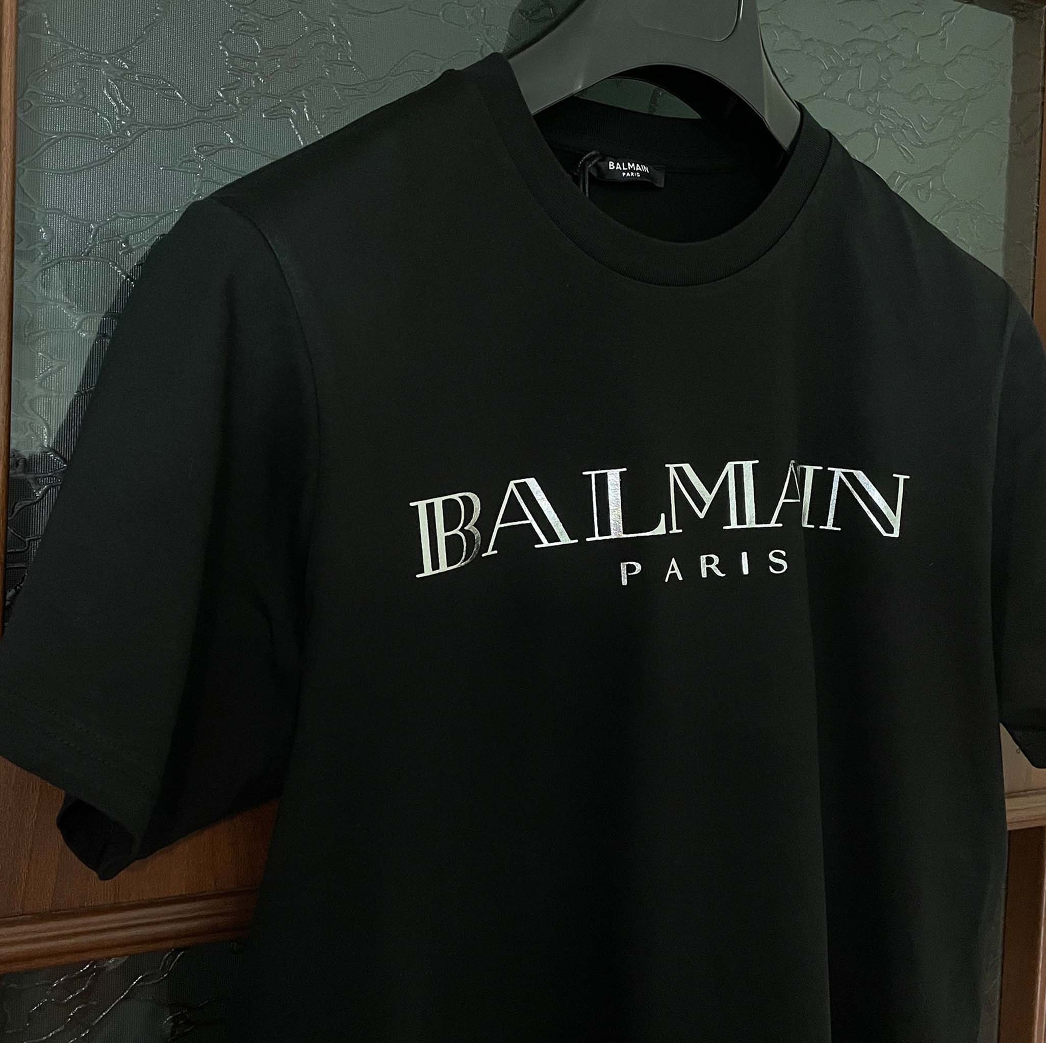Vintage Balmain Black T-shirt Silver Text Design Size -