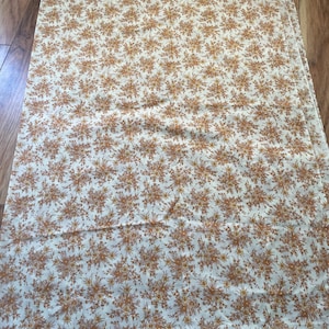 Vintage 1970-tals Brentford höstfärgat blommigt påskliljamönster enkelduk i retrostil