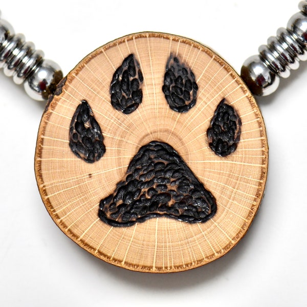 Wunderschönes Collier mit Amulett einer Astscheibe der Buche + 2 Perlen der Robinie mit Brandmalerei Branding Pfote Pfotenabdruck Hund Katze