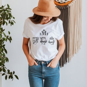 Catholic T-shirt | Religious Shirt | Jesus shirt | Catholic gifts for mom | Catholic gifts | Christian gifts| Baritus Catholic| Bible Verse