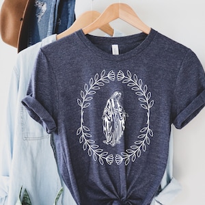 Marian Catholic Shirt | Mary Shirt | Mary T-shirt | Catholic Tee | Catholic Gifts | Our Lady shirt | Baritus Catholic | Gifts for mom |