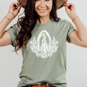 Marian Catholic Shirt | Mary Shirt | Mary T-shirt | Catholic Tee | Catholic Gifts | Our Lady shirt | Baritus Catholic | Gifts for mom |