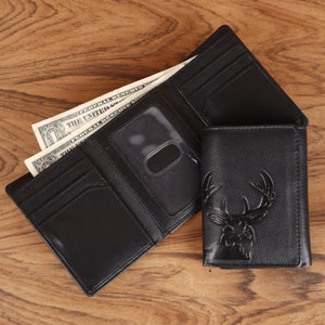 Portefeuille personnalisé à trois volets en cuir nappa pleine fleur - RFID, portefeuille en cuir, monogramme gravé, motif cerf, cadeau pour homme, papa, petit ami