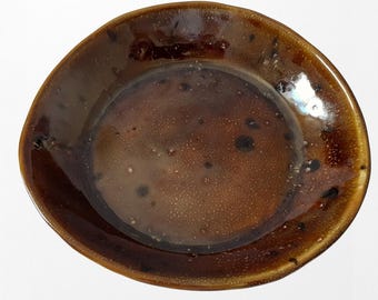 Vintage Mid Century Studio Pottery Plate: Artist Signed MCM.
