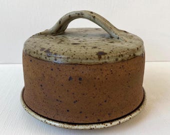 Campana de cerámica artesanal con tapa - Firmada por el artesano - Gres moteado - Finales del siglo XX.