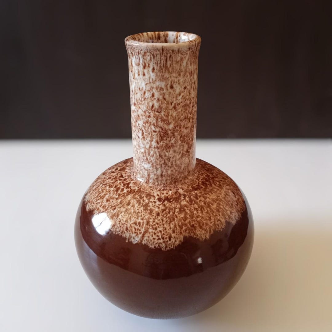 ツートンカラー陶器花瓶 ミッドセンチュリーモダン陶器花瓶：ツートンカラーの花柄、高さ8.75