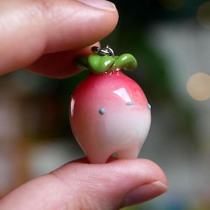 Cute Red Radish Keychain – Handmade Kawaii Polymer Clay Charm – Unique Gift Idea – Strap Phone & Bag Accessories