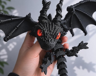 Bewegliche Drachenfigur | Fantasy | Flexibler Drache | Schreibtischspielzeug | Geschenk für Drachensammler | NOXARETH Schwarzer Feuerdrache