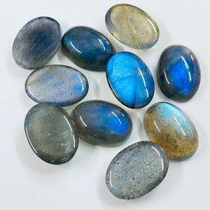 Cabochon ovale bleu clair labradorite à dos plat, pierres précieuses en vrac, toutes les tailles disponibles : 3 x 5 mm à 15 x 20 mm