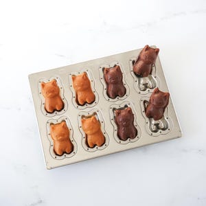 shiba inu madeleine pan, nonstick