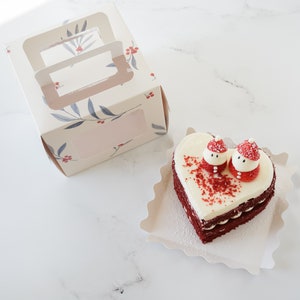 Mini Cake Box with Window - Mistletoe | Pack of 5 | 5 1/2" x 5 1/2" x 4 3/8" Cake Box with Handle | Christmas Cake Boxes | Bakery Boxes