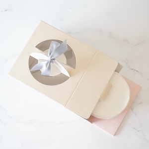 Cake Box with Window | Pack of 5 | 8 1/4&quot; x 8 1/4&quot; x 5 7/8&quot; Cake Box with Handle | Unbleached Paper Cake Boxes | Sturdy Cake Boxes