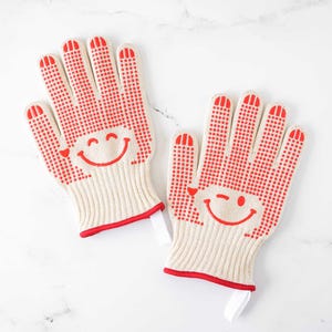 Heat Resistant Oven Gloves - Pack of 2 | Oven Mitts | Baking Gloves | Smile Oven Gloves