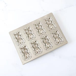 silicone coated madeleine pan, Matsunaga Japan