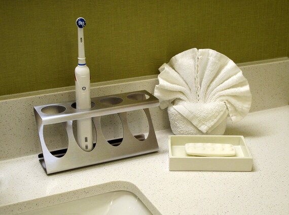 Boovnll Support à Brosse à Dents en Acier Inoxydable avec 3 Fentes Organisateur de Rangement en Métal Multi-Usage pour Maison Bureau Salle de Bain Comptoir de Vanité