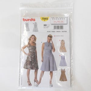 Patrón de costura para vestido Burda 7949: Estilos de verano, tallas 6-18