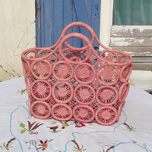 Grand paniers cabas macramé en paille et raphia, sac original et modèle en fibre naturelle fait main à Madagascar