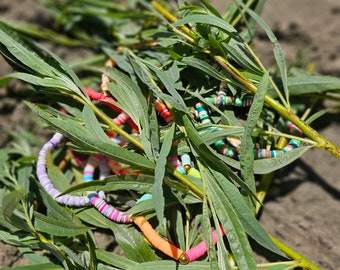 Pulsera con cuentas Heishi