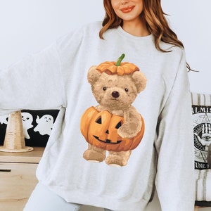 Halloween Teddy Bear Pumpkin Sweatshirt Aesthetic Trendy Retro Fall Oversized Crewneck Beary Halloween Pumpkin Tee