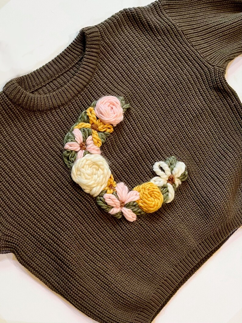 Hand Embroidered Floral Letter Design Sweater Babies & Toddlers zdjęcie 3