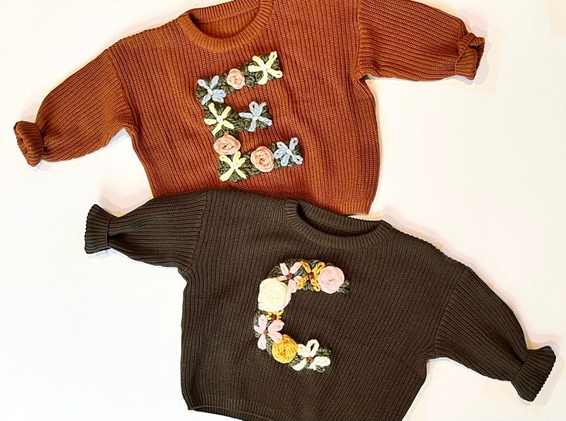 Hand Embroidered Floral Letter Design Sweater Babies & Toddlers zdjęcie 1