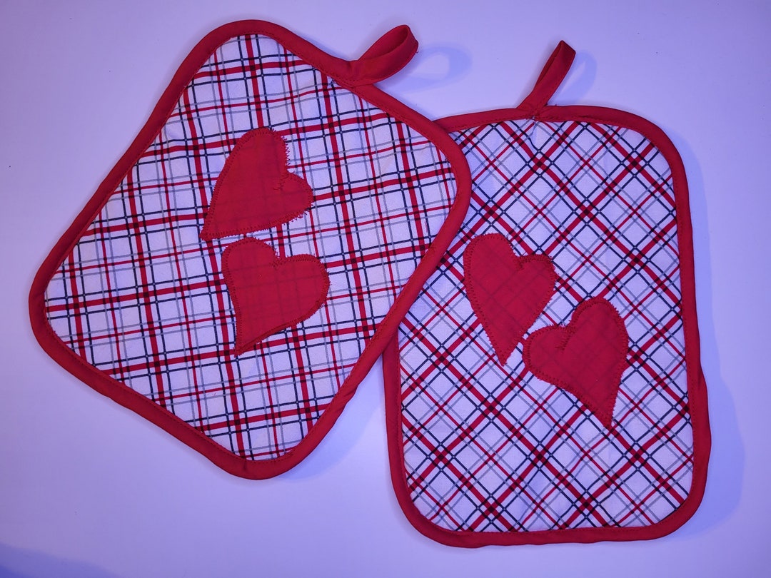Valentine Potholders Heart Shape set of 2 quilted Double Insulated