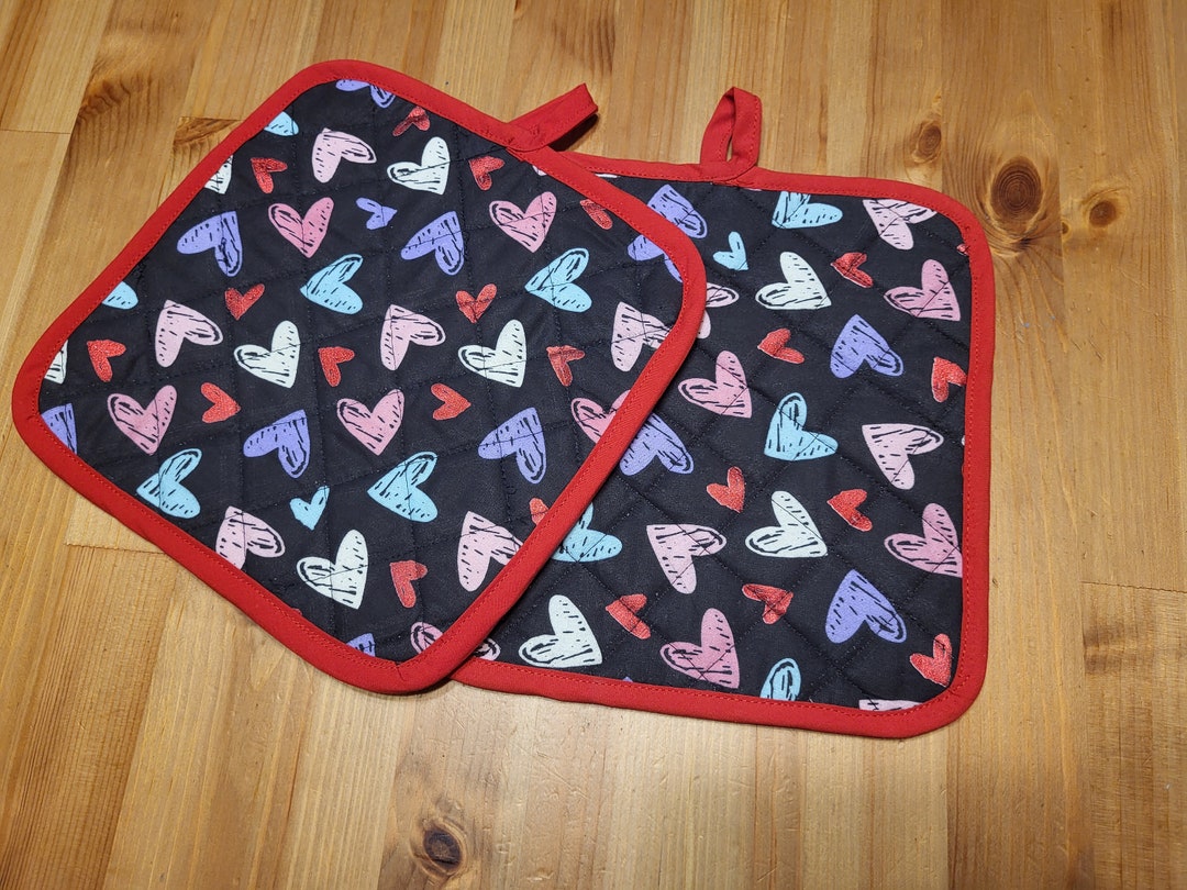 Valentine Potholders With Striking Cute Hearts set of 2 quilted Double